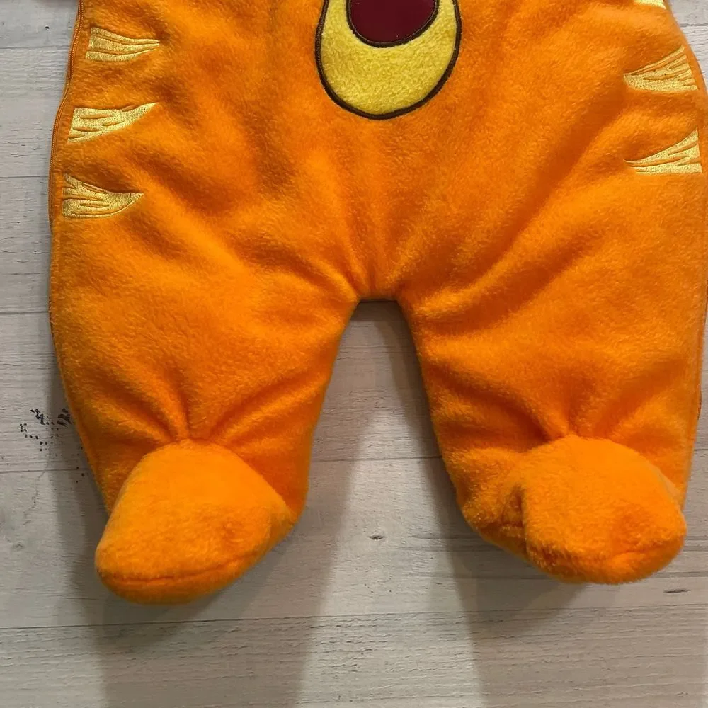 Winnie the‎ pooh tigger fleece bunting 0-3 months